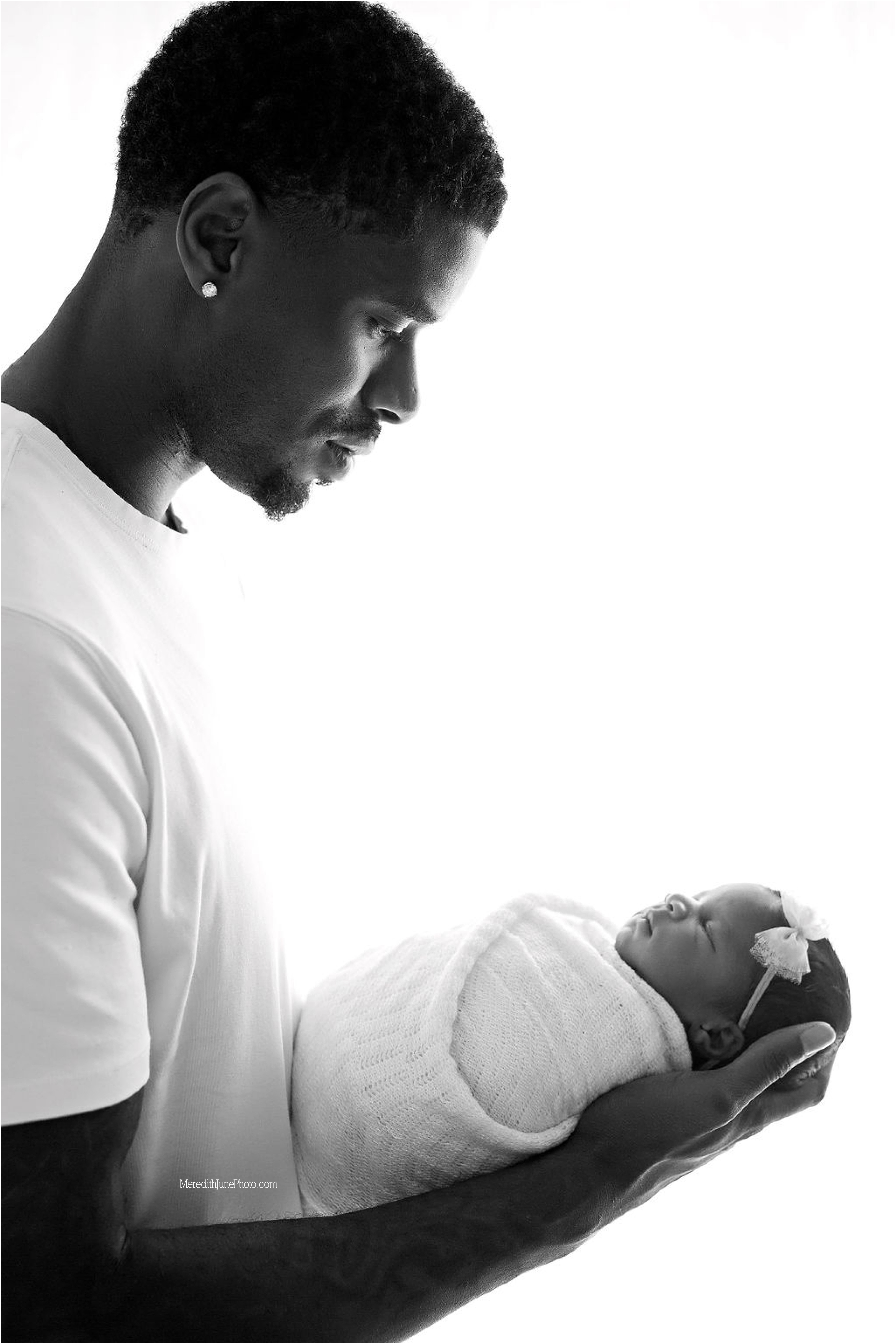 Black & White shot of baby girl Eva with dad 