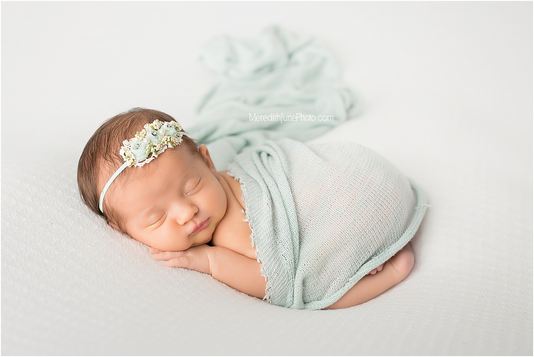Newborn baby girl photos 