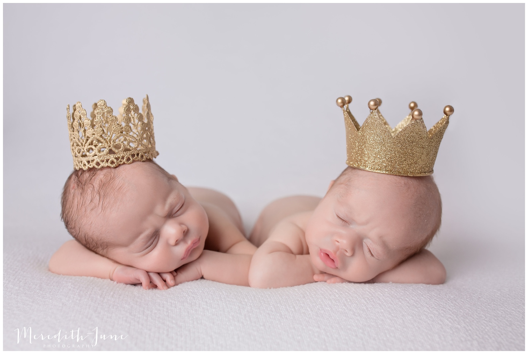 twin babies photo ideas
