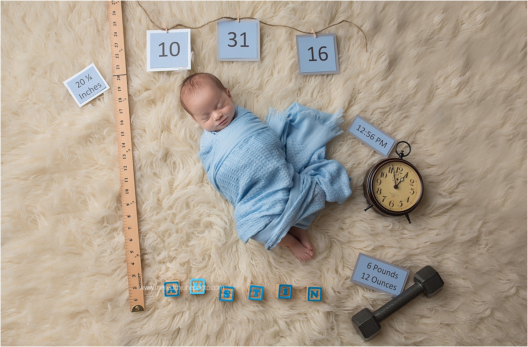 blue and white newborn pictures