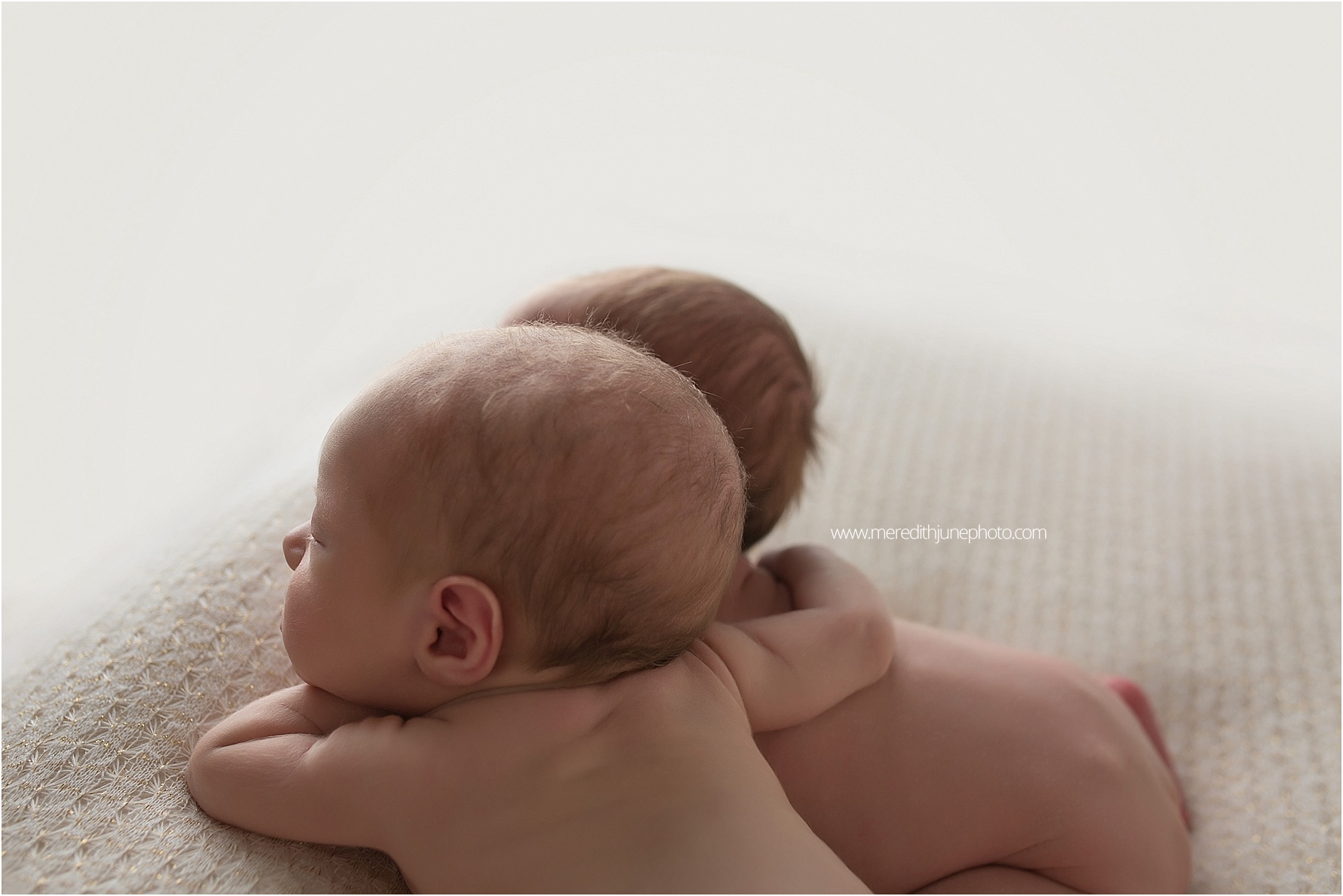 newborn twin posing ideas