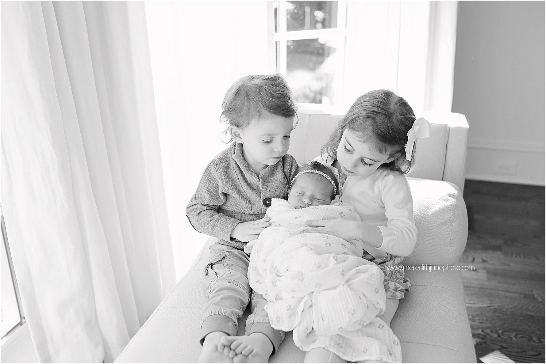 pictures of newborn baby with siblings