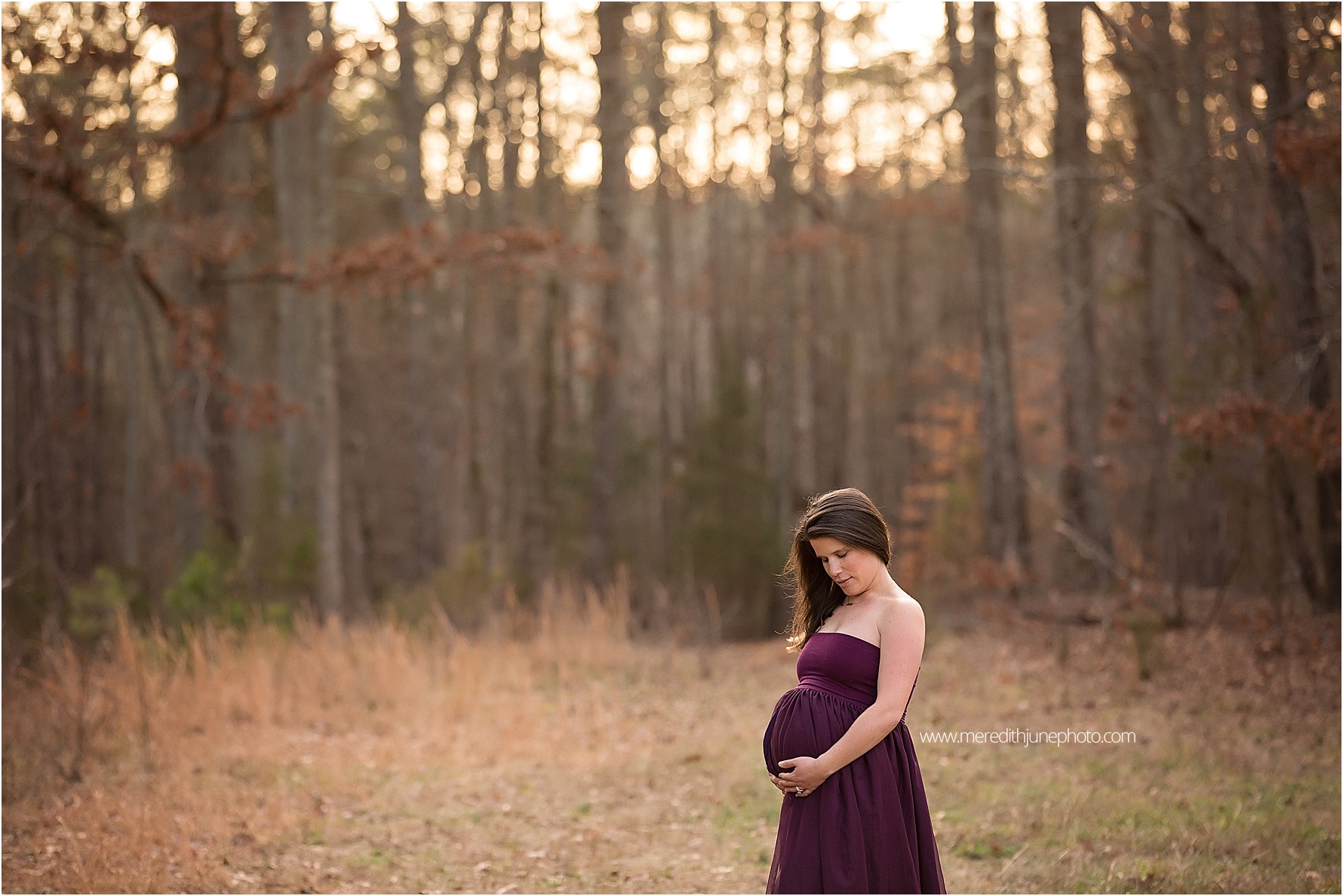 outdoor winter maternity session