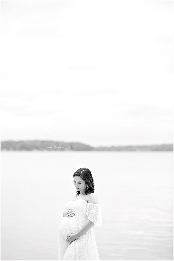 maternity photos by the water 
