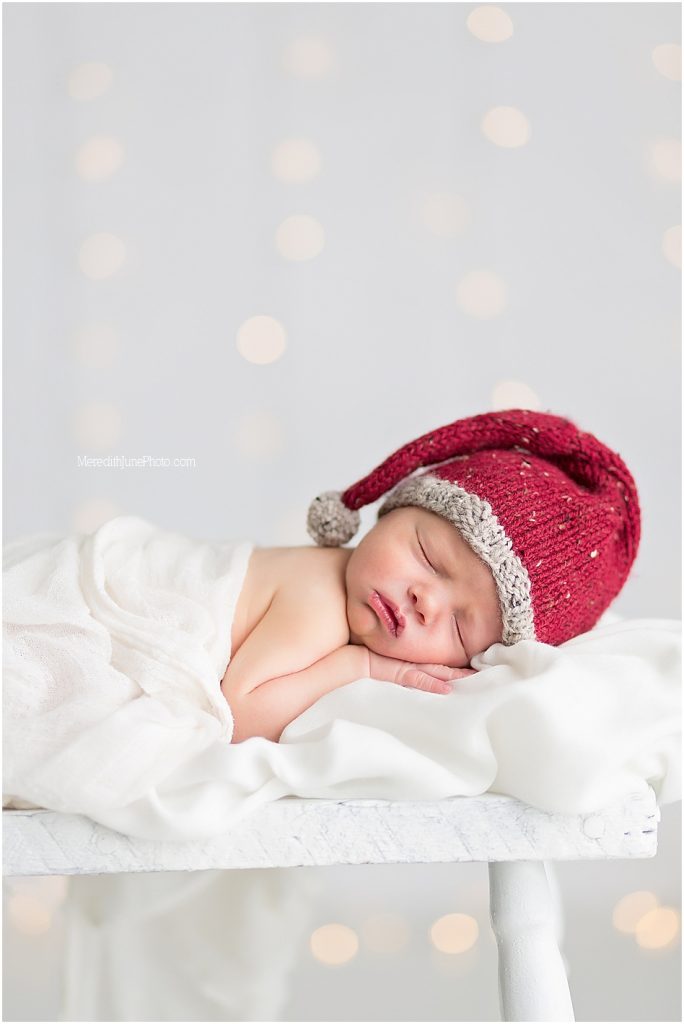 Christmas newborn photo ideas by Meredith June Photography 