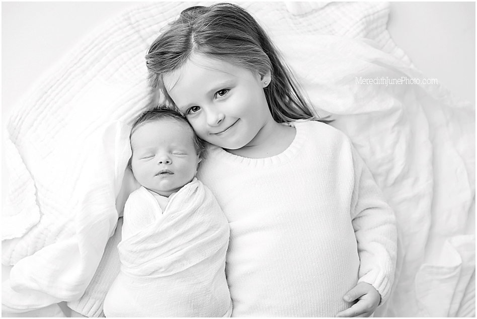 sibling photo ideas for newborn session 
