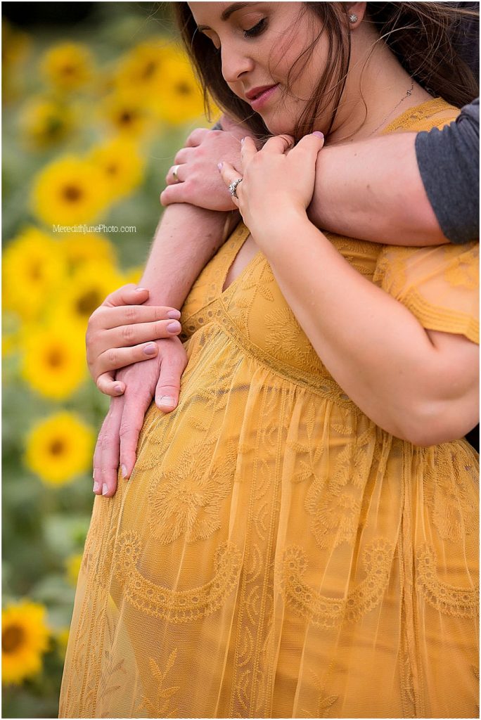 outdoor summer maternity session by MJP