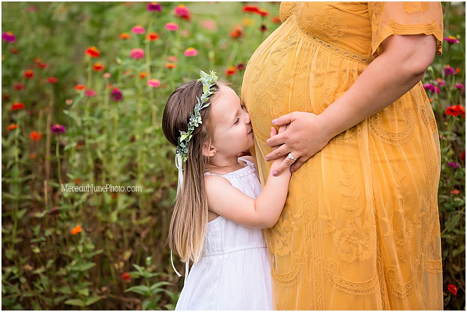 Late summer maternity photos in Charlotte NC