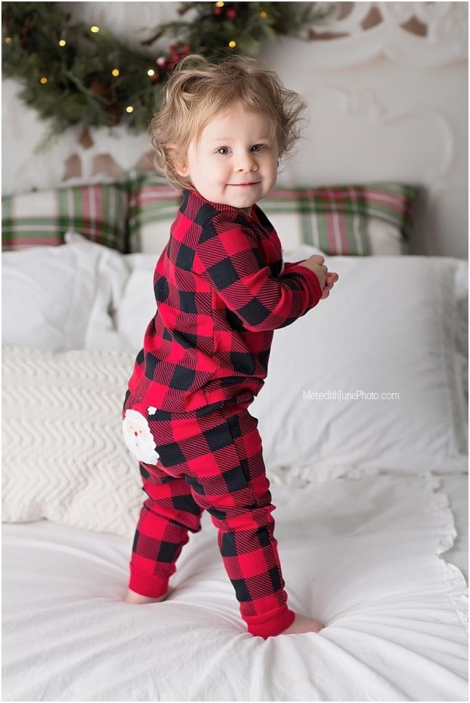 Christmas jammy pictures for baby girl by Meredith June Photography 
