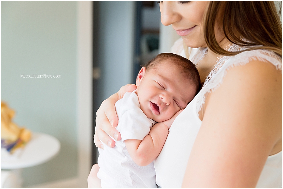 charlotte lifestyle photographer for newborns