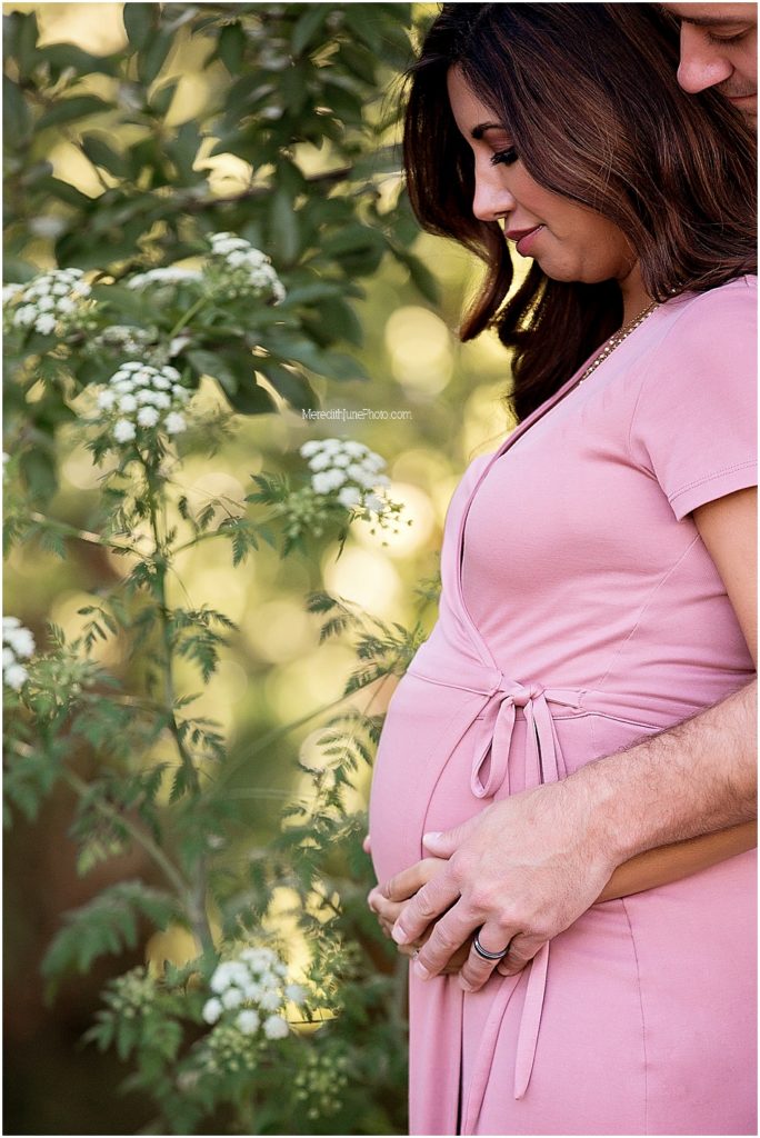 Outdoor maternity photos in Midtown Park by MJP