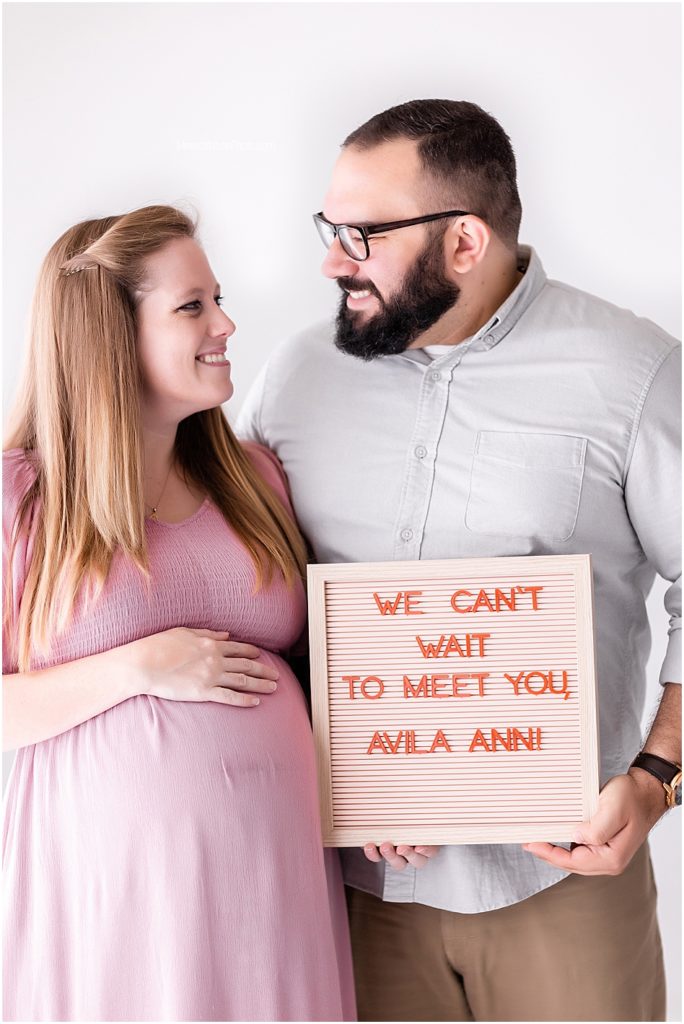 maternity photo shoot for couple