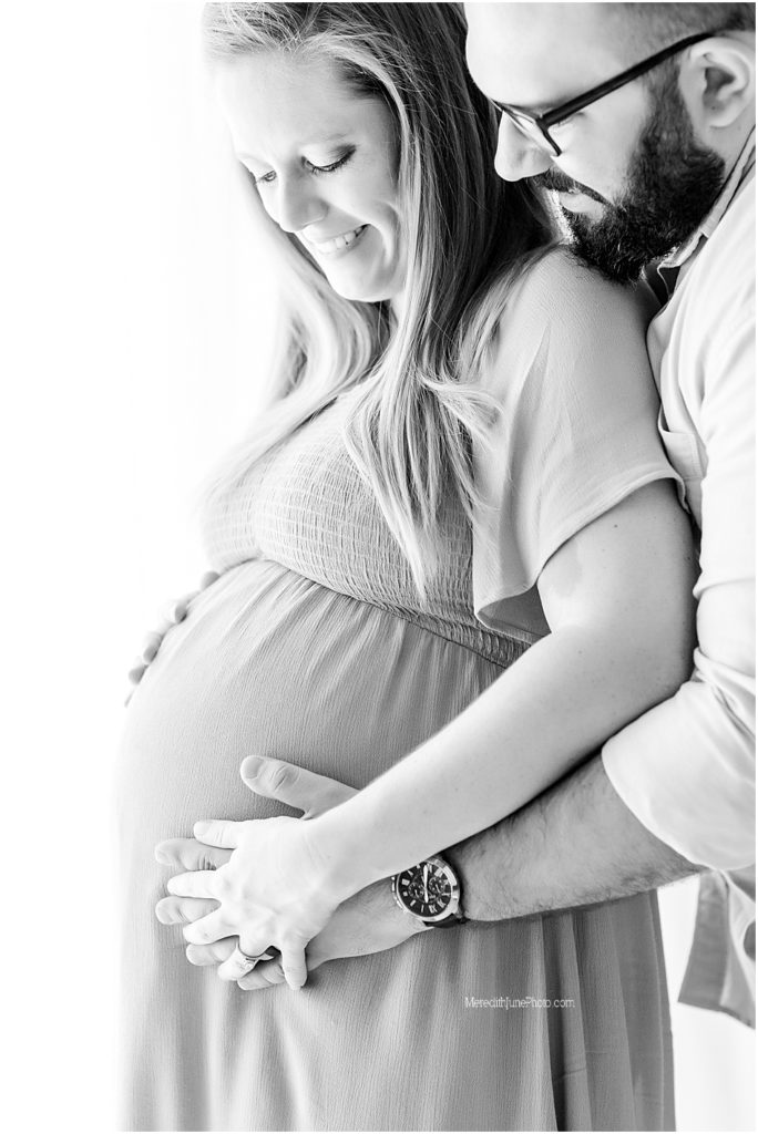 pregnancy studio photo shoot at Meredith June Photography