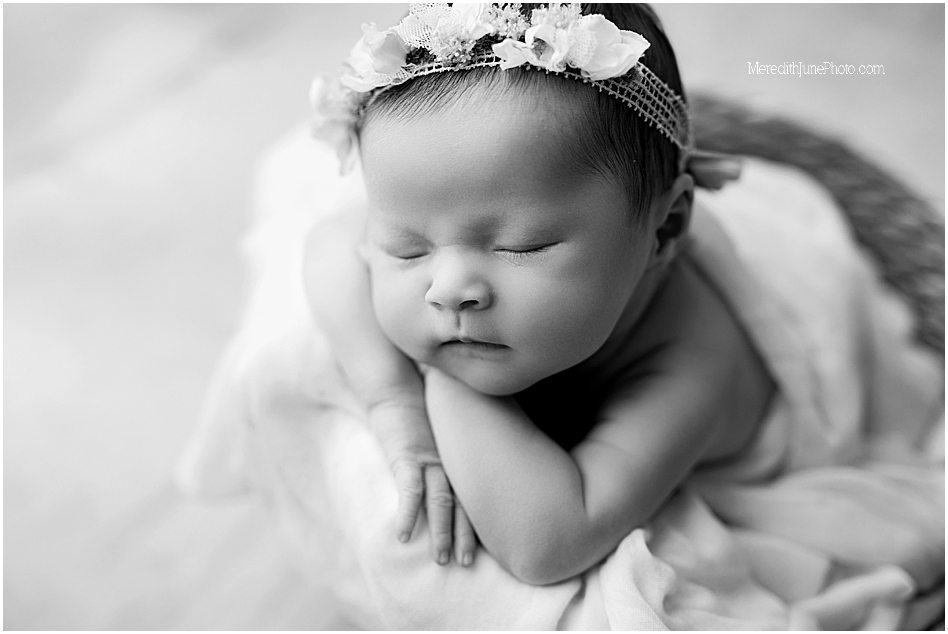 newborn baby girl photo session at Meredith June Photography 